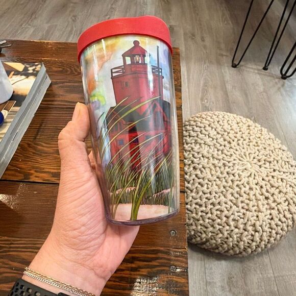 Tervis 16 oz Holland Michigan Tumbler Red Lid Lighthouse Beach Scene - Picture 2 of 6